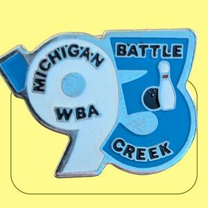 1993 WBA Battle Creek Michigan Bowling Enamel Lapel Pin Ball Pin Blue White